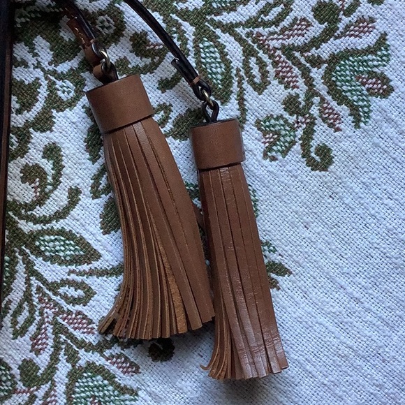 Michael Kors Vivian Clutch| Peanut - Picture 5 of 16